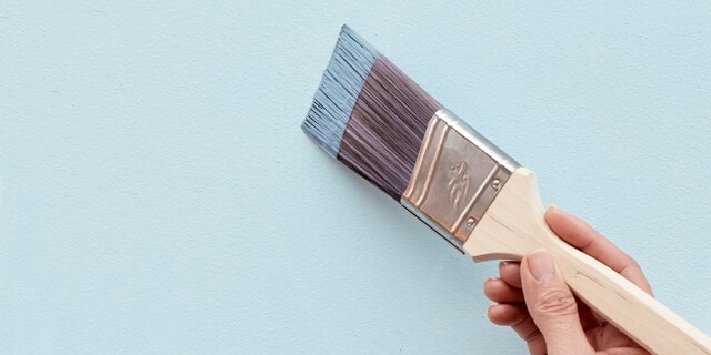 Surface prep is key for professional looking results. Get advice from ScotchBlue™ Brand.
